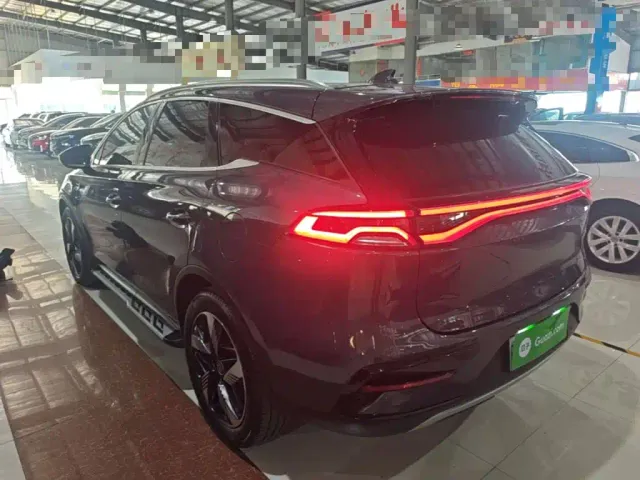 BYD Tang — Фото автомобиля 4