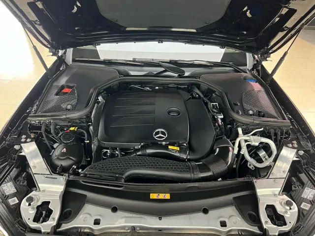 Mercedes-Benz E-Class — Фото автомобиля 24