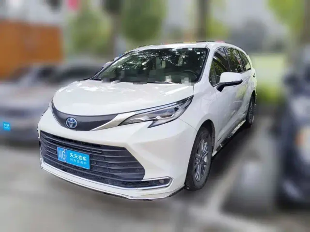 Фотография автомобиля — Toyota Sienna