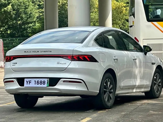 BYD Qin PLUS — Фото автомобиля 13