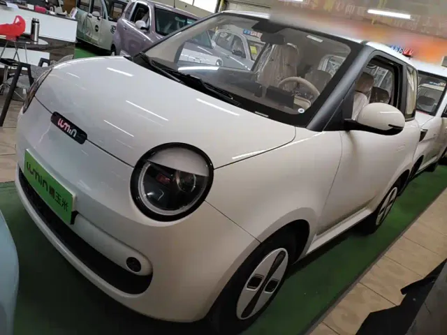Фотография автомобиля — Changan Lumin