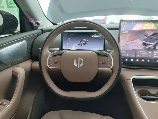 Leapmotor C11 — Фото автомобиля 10