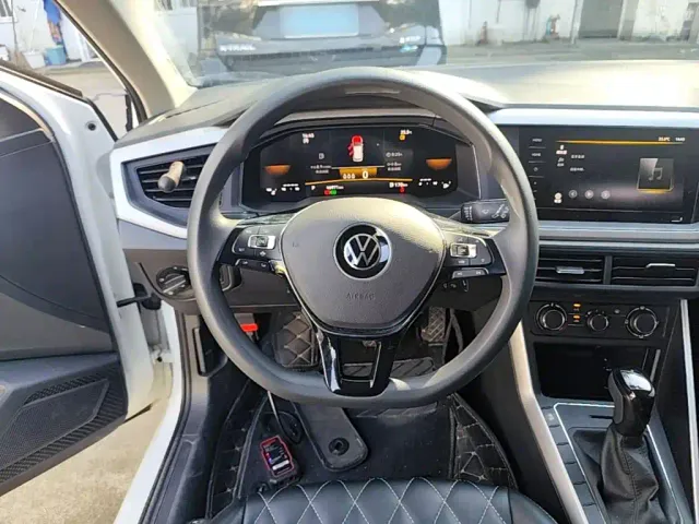 Volkswagen Polo — Фото автомобиля 10