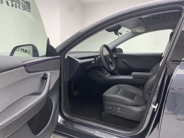 Tesla Model Y — Фото автомобиля 17