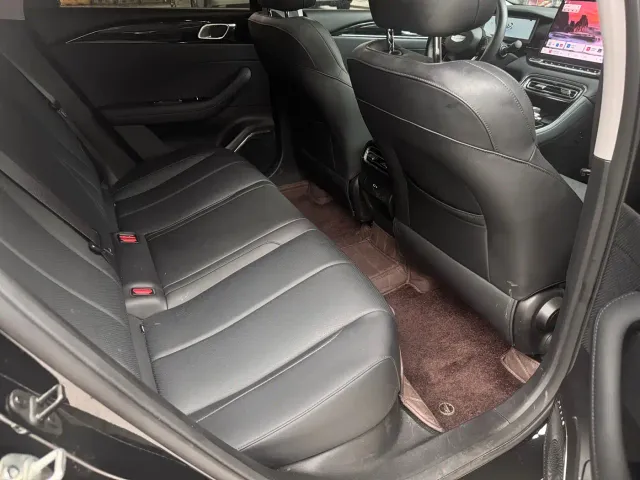 Geely Emgrand — Фото автомобиля 11