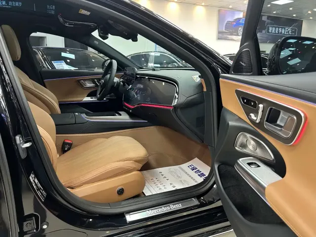 Mercedes-Benz E-Class — Фото автомобиля 17