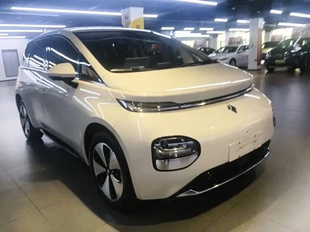Baojun Cloud — Фото автомобиля 3