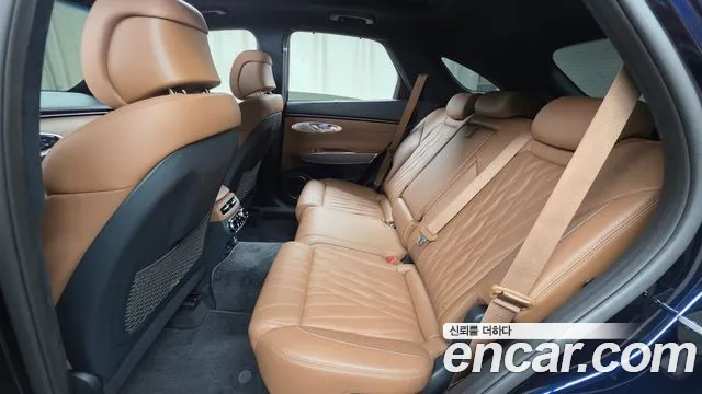 Genesis GV70 — Фото автомобиля 12