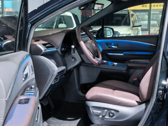 Toyota Granvia — Фото автомобиля 12