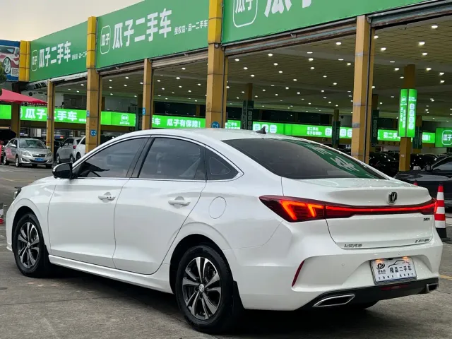 Changan Eado — Фото автомобиля 9