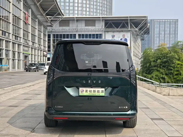 Geely Yizhen L380 — Фото автомобиля 3