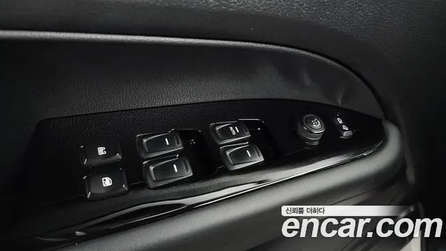 KG_Mobility_Ssangyong Rexton Дизель 2.2 2WD — Фото автомобиля 29