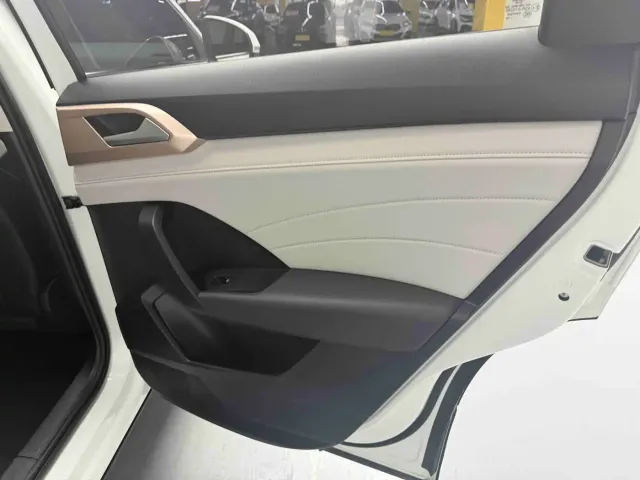 Volkswagen Tharu — Фото автомобиля 5