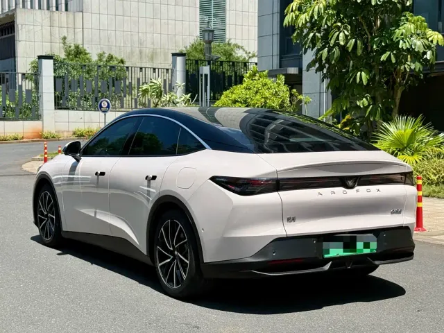 Arcfox Alpha S5 — Фото автомобиля 8