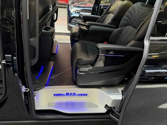 GAC Trumpchi M8 — Фото автомобиля 12