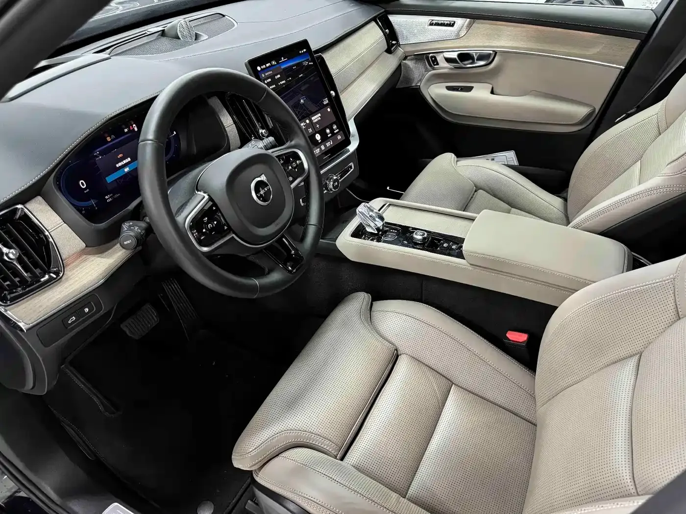 Volvo Volvo XC90 Plug-in Hybrid 2025 T8 Smart Premium Luxury 7-Seater — Фото автомобиля 20