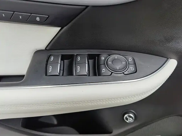 Buick Envision Plus — Фото автомобиля 9