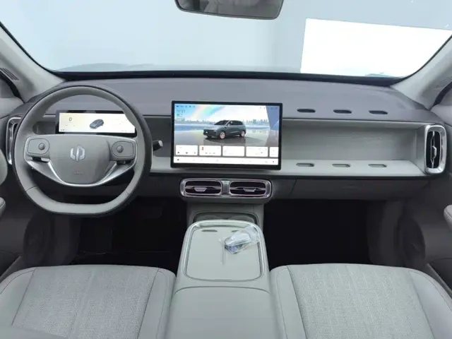 Leapmotor B10 — Фото автомобиля 12