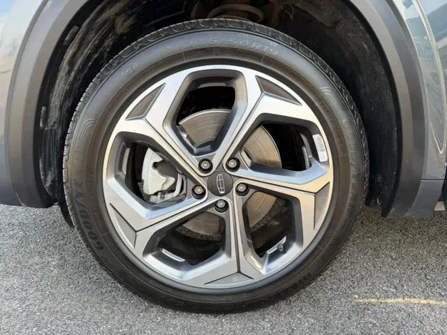 Geely Xingyue L — Фото автомобиля 26