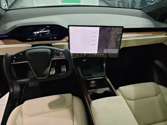 Tesla Model X — Фото автомобиля 5