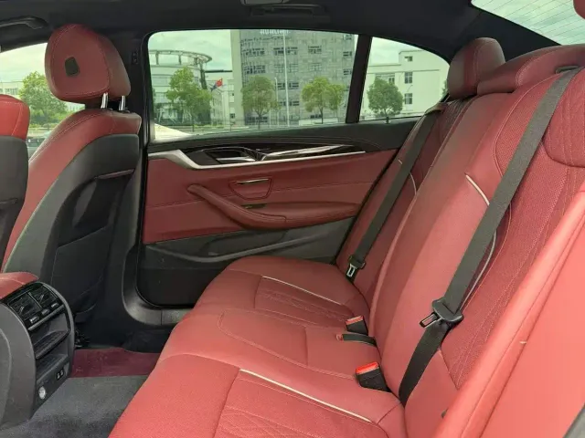 BMW 5 Series — Фото автомобиля 5