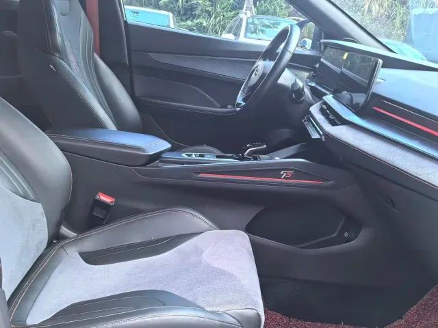 Geely Binrui — Фото автомобиля 11