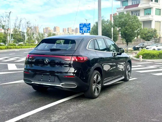 Mercedes-Benz EQE SUV — Фото автомобиля 6