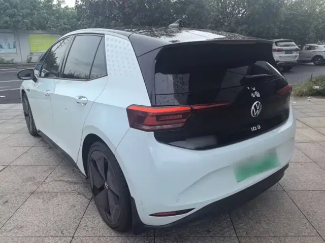 Volkswagen ID.3 — Фото автомобиля 4