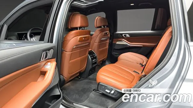 BMW X7 — Фото автомобиля 9