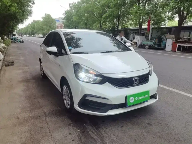 Honda Fit — Фото автомобиля 3