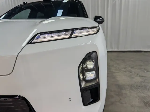 Nio ES8 — Фото автомобиля 14