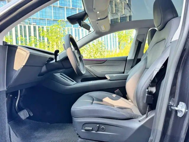 Tesla Model Y — Фото автомобиля 4