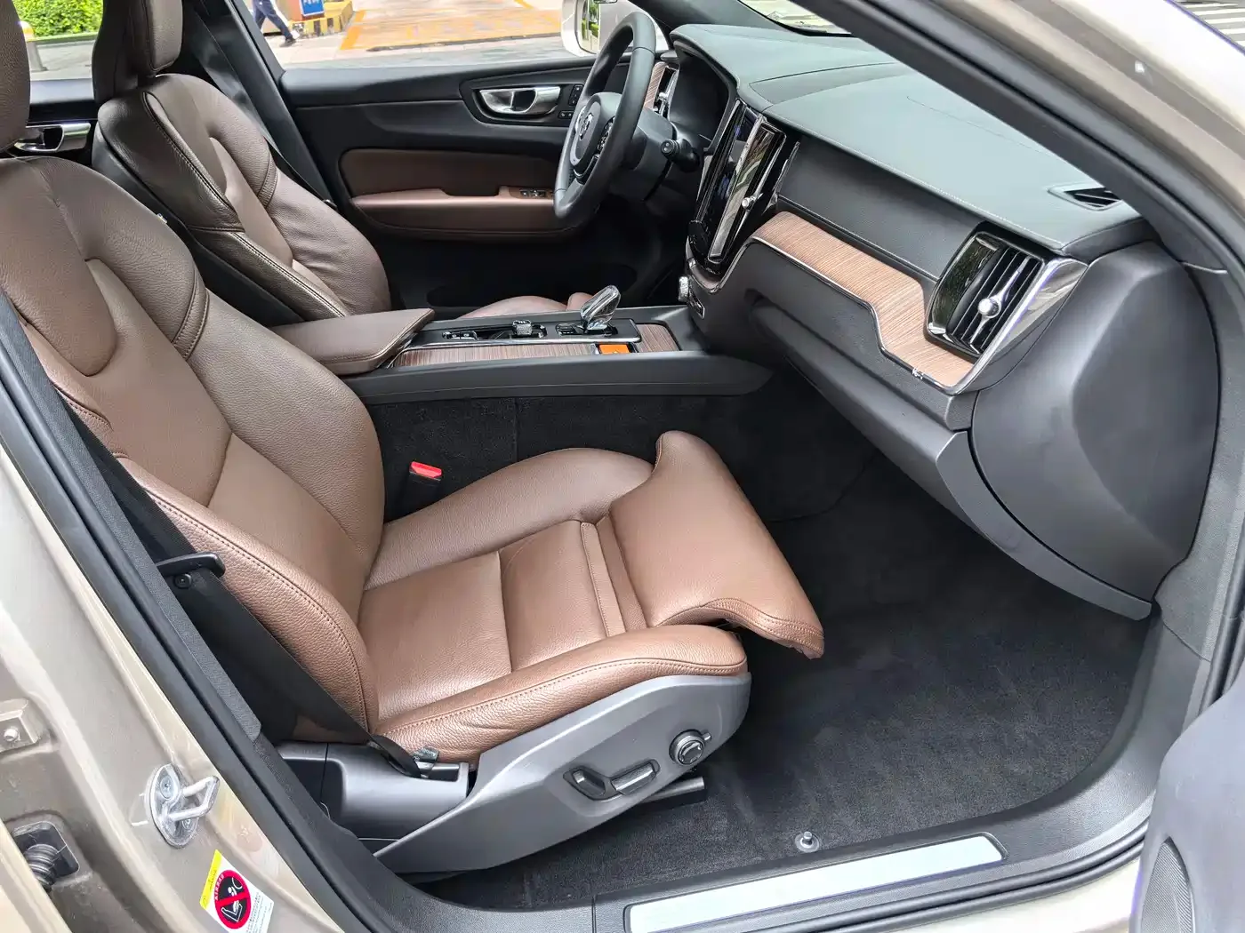 Volvo Volvo XC60 2023 B5 AWD Smart Luxury Edition — Фото автомобиля 12