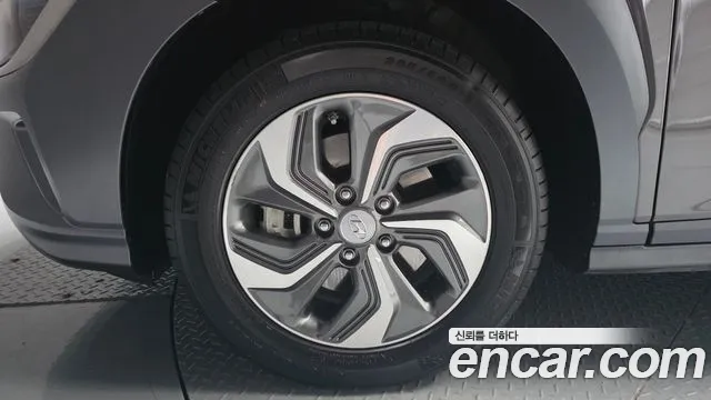 Hyundai Kona The New Hybrid — Фото автомобиля 5