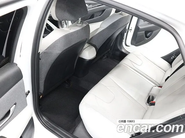 Hyundai Avante CN7 — Фото автомобиля 17