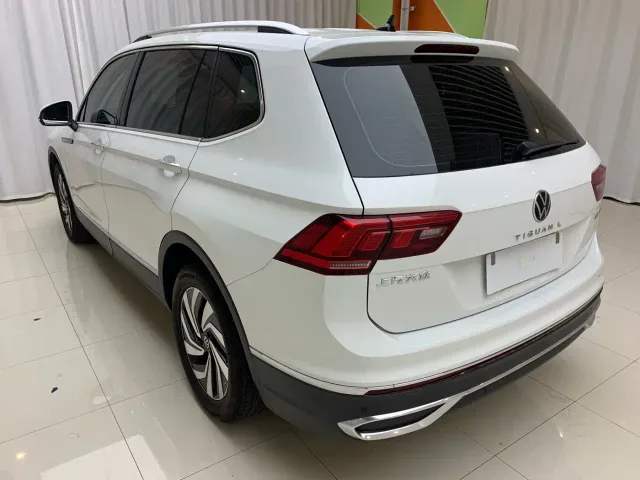Volkswagen Tiguan L — Фото автомобиля 6