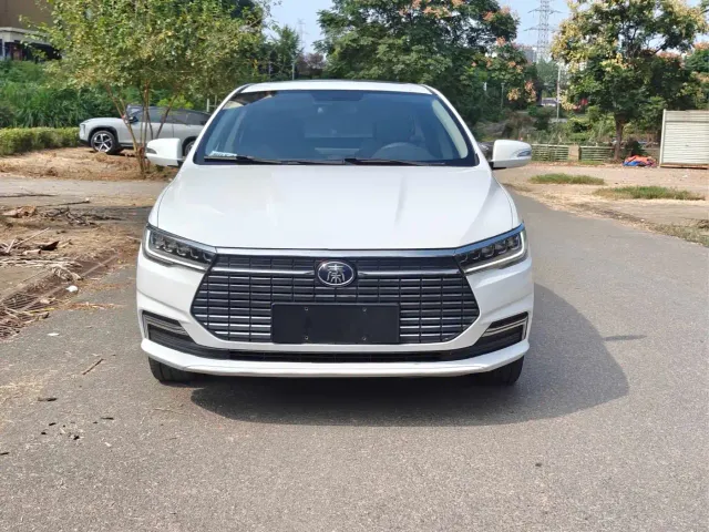 BYD Qin — Фото автомобиля 2