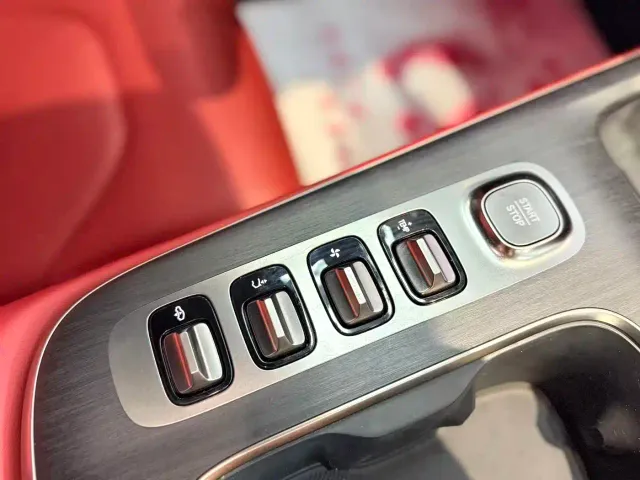 Xiaomi SU7 — Фото автомобиля 17