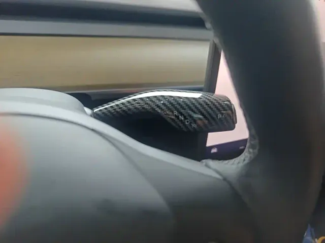Tesla Model Y — Фото автомобиля 12