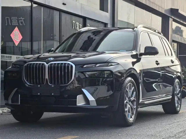 Фотография автомобиля — BMW X7