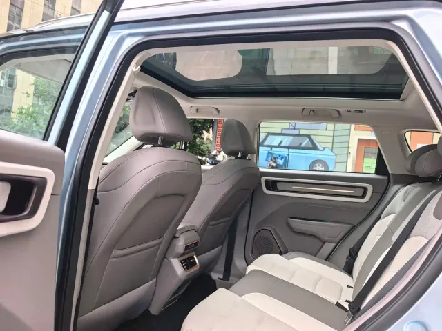 Geely ICON — Фото автомобиля 12