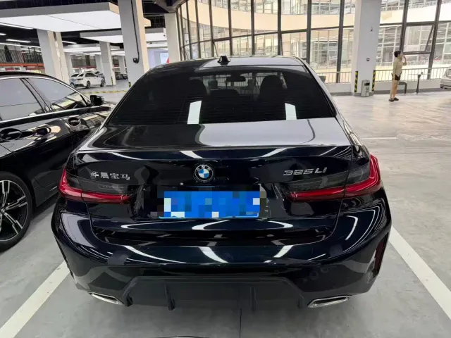 BMW 3 Series — Фото автомобиля 16
