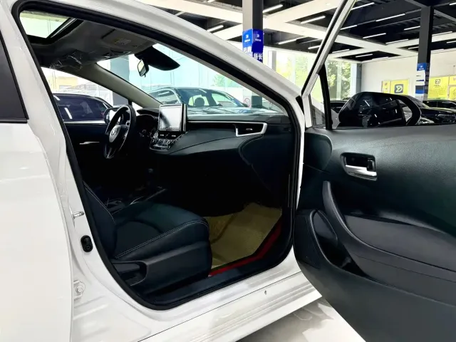 Toyota Corolla — Фото автомобиля 12