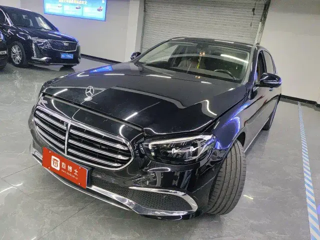 Фотография автомобиля — Mercedes-Benz E-Class