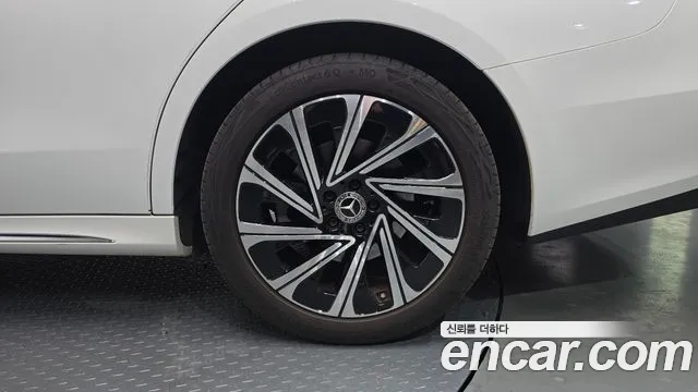 Mercedes-Benz E-Class E-класс W214 E300 4MATIC Exclusive — Фото автомобиля 19