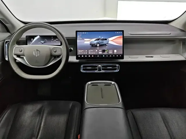 Leapmotor B10 — Фото автомобиля 12