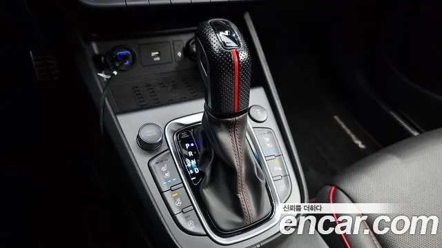 Hyundai Kona — Фото автомобиля 8