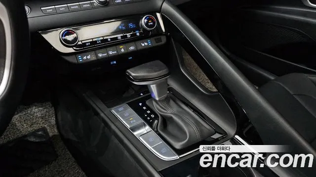 Hyundai Avante CN7 — Фото автомобиля 12