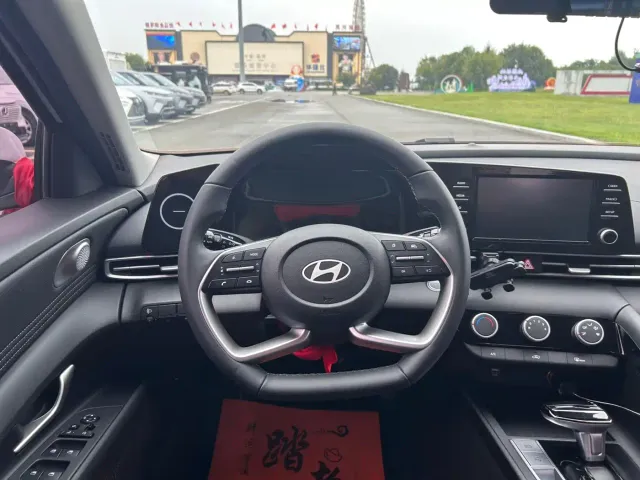 Hyundai Elantra — Фото автомобиля 7
