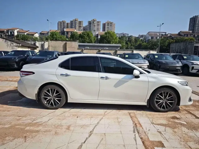 Toyota Camry — Фото автомобиля 4